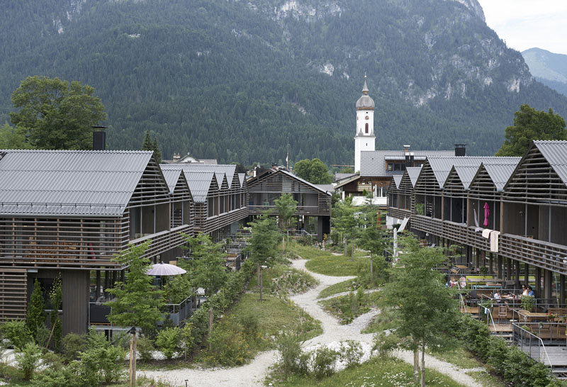 Gemeinschaftlicher Innenhof(Quelle: Stefan Müller-Naumann), 82467 Garmisch-Partenkirchen