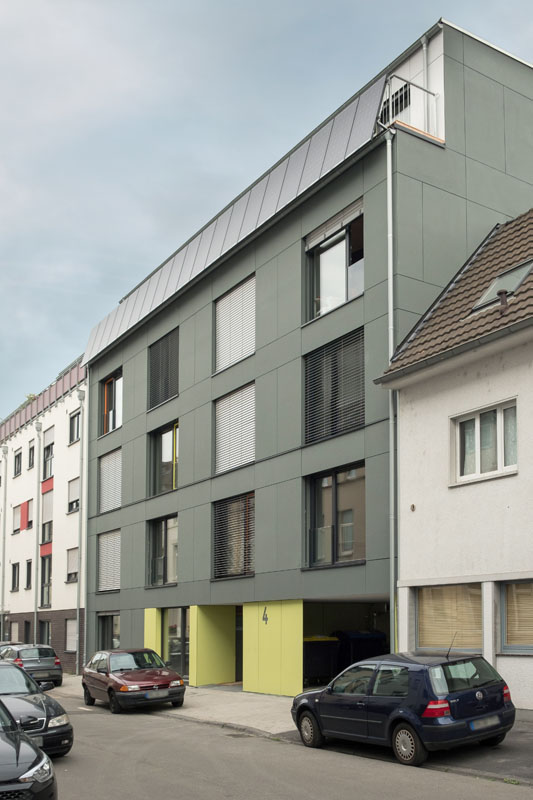 Studentenwohnheim 42! Bonn Vorderansicht (Quelle: raum für architektur)